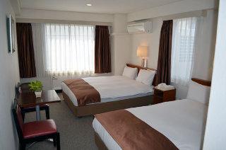 โรงแรมโตเกียว พลาซา 2*